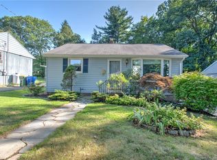 160 Charlotte St, Waterbury, CT 06704