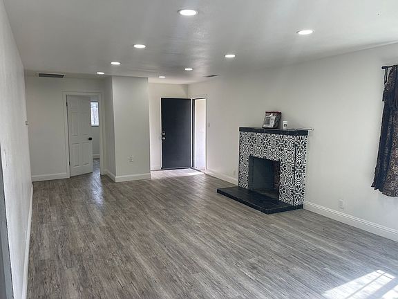 4th image of 239 E 20th St Suite T