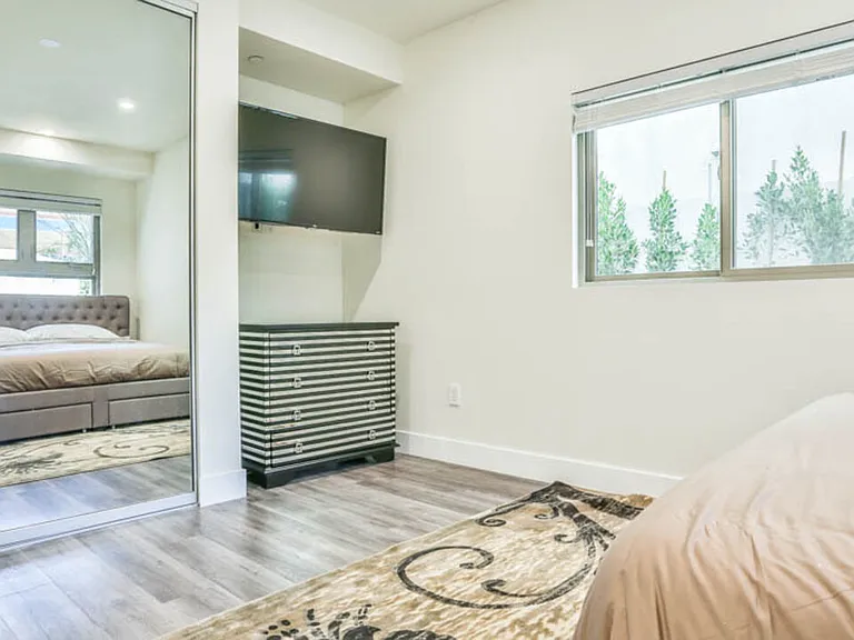 1424 S Bentley Ave #101 — Photo 29