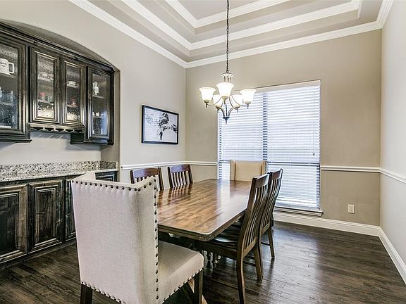 4th image of 1825 Hainsworth Dr