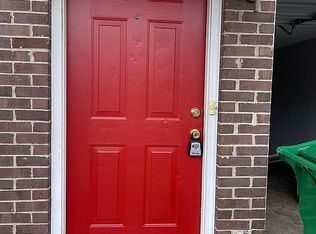 4518 Meadowlark Manor Ln, Louisville, KY 40245