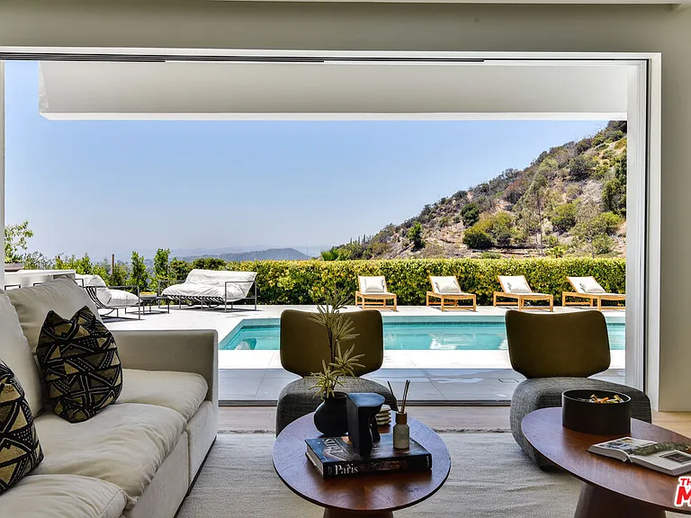 8908 Alto Cedro Dr — Photo 6