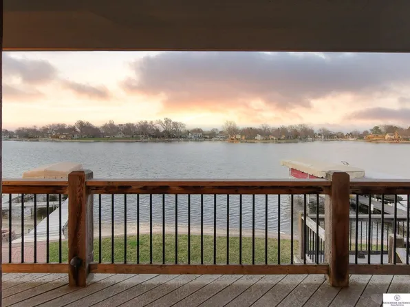 22 Ginger Cove Rd, Valley, NE 68064