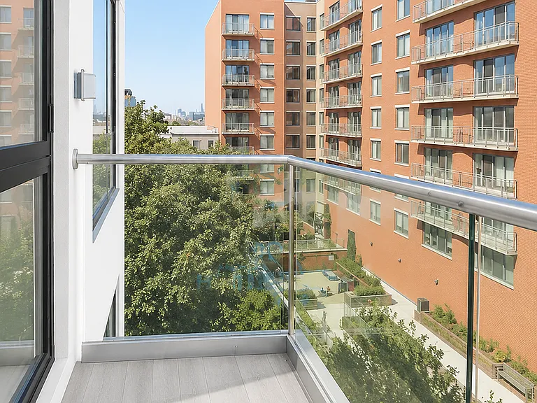 475 Herkimer St #4R — Photo 2
