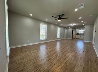 1025 E Tennie St, Gainesville, TX 76240