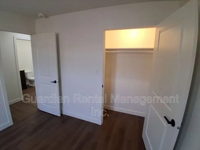 577 Syndicate Ave S — Photo 13