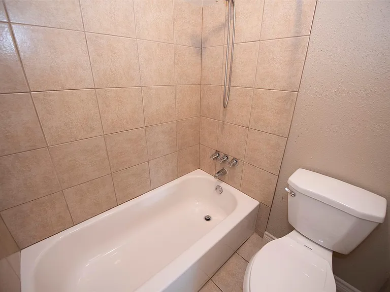 2513 Harpers Ferry Dr — Photo 23