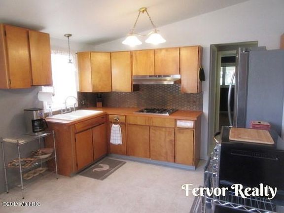 5th image of 4435 Poinsettia Ave SE