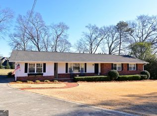 120 Valley Cir, Calhoun, GA 30701