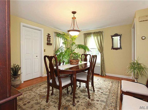 4th image of 153 Seaman Ave