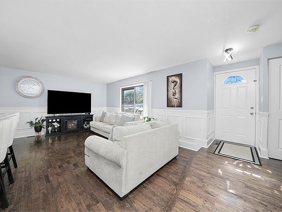5th image of 7746 Woodward Ave