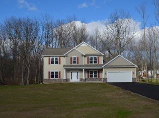 2 Calebs Trl, Spencerport, NY 14559