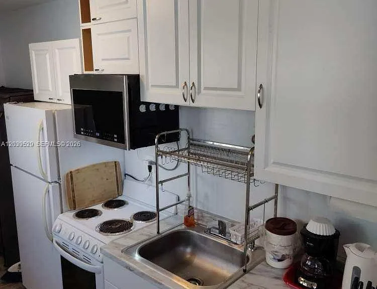 1279 NE 180th St #1 — Photo 2