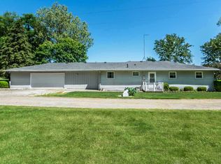 5369 S Groveland Dr, Albion, IN 46701