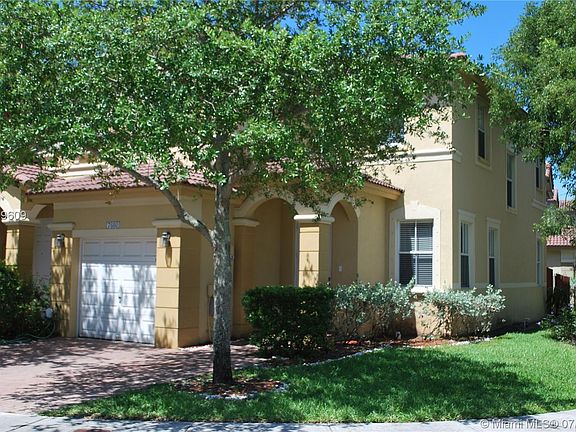 4th image of 7880 NW 108th Pl