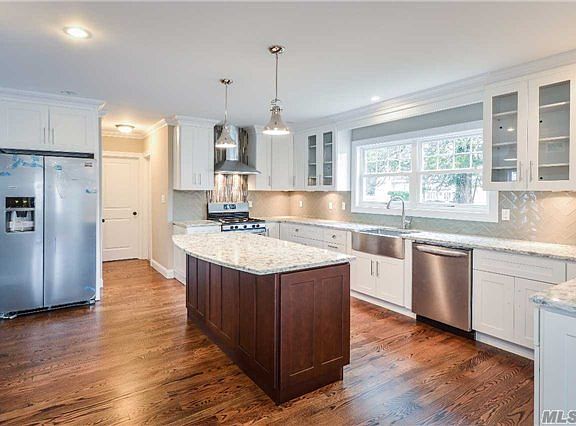 3rd image of 53 Seaview St