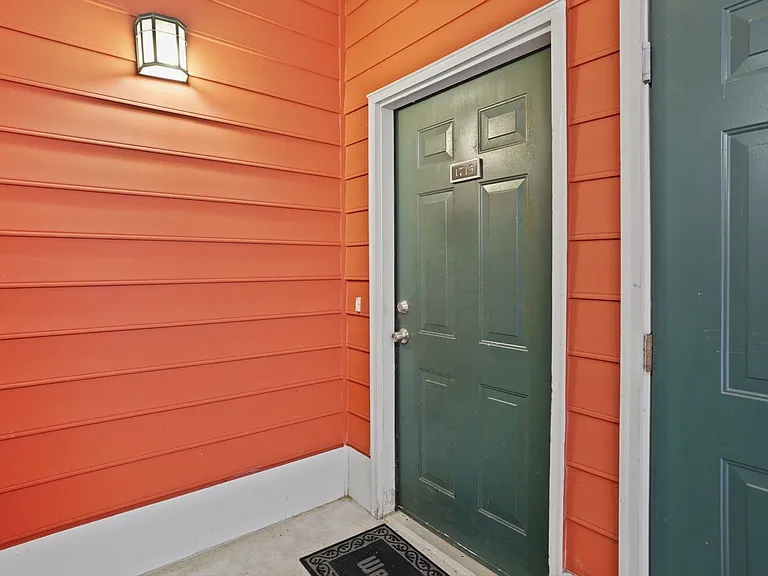 1713 Whitemarsh Way — Photo 2