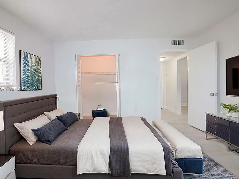 400 NE 1st St #108 — Photo 7