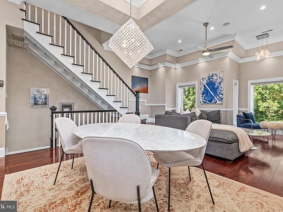 3rd image of 507 K St NE #2