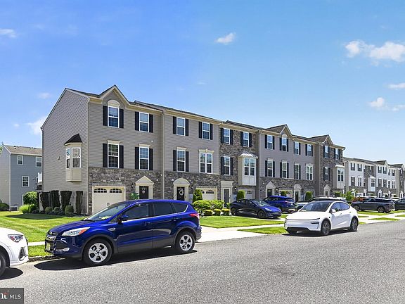 2nd image of 31 Village Green Ln