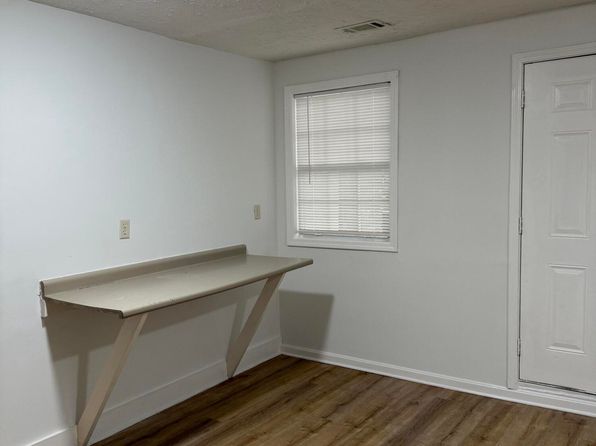 louisville-kentucky-73472682 picture