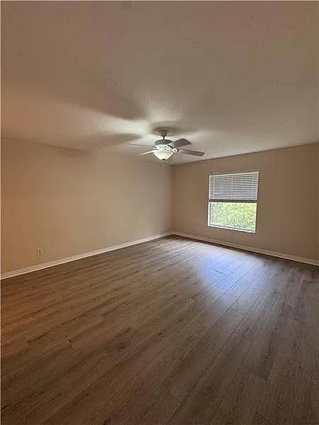 3 bed, 1900 sqft, $2,150 — Photo 3