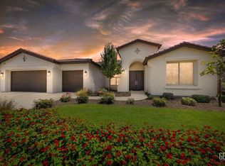 11803 Hollybrook Ln, Bakersfield, CA 93311