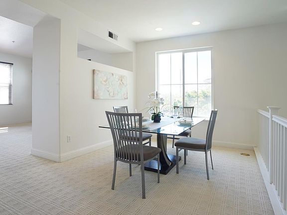 5th image of 301 Destino Cir