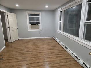 642 N Liberty Dr, Tomkins Cove, NY 10986