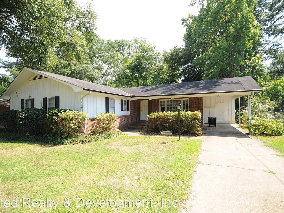 1st image of 223 32nd Ave E
