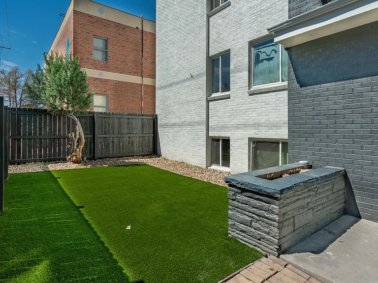 1515 Clermont — Photo 31