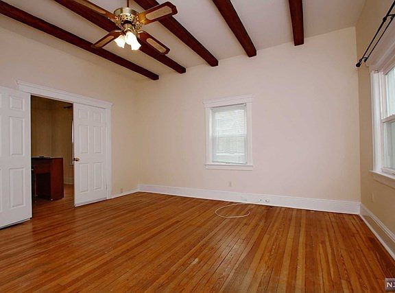 3rd image of 1-32 Hartley Pl