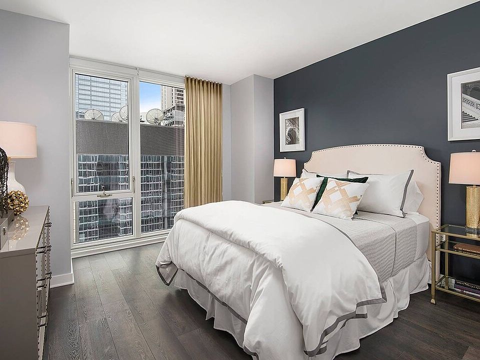 1st image of 19 E Randolph St #2201