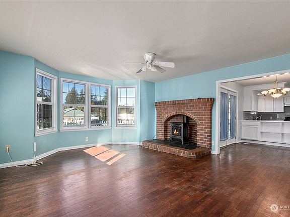 2nd image of 105 E Pioneer Street