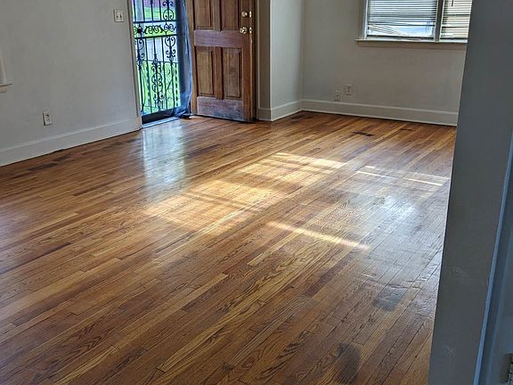 5th image of 601 Royal Ave