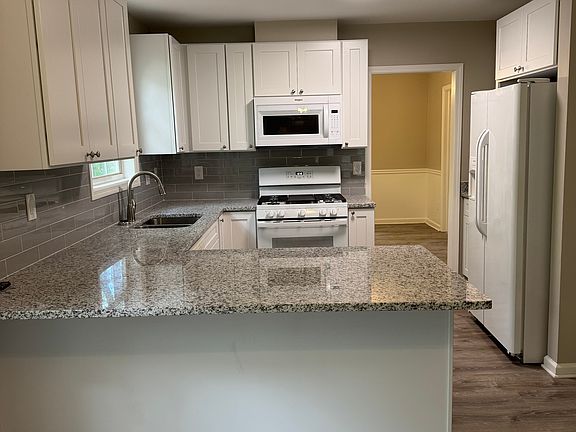5th image of 3090 Summit Place Dr