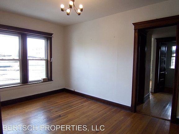 4th image of 1615 W Waveland Ave APT 2