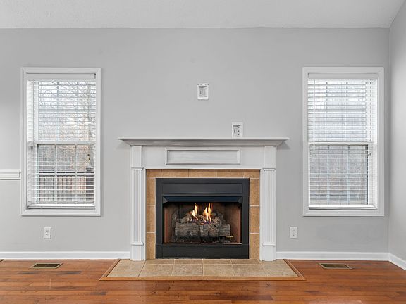 4th image of 1235 Viewmont Dr