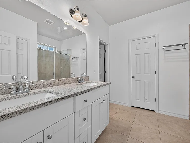7634 Leonardo Dr — Photo 10