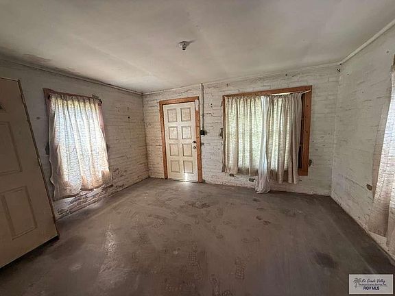 5th image of 2035 E Harrison St