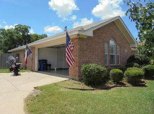 1246 Elmbrook Dr, Kennedale, TX 76060