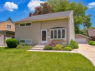 555 S Edgewood Ave, Lombard, IL 60148