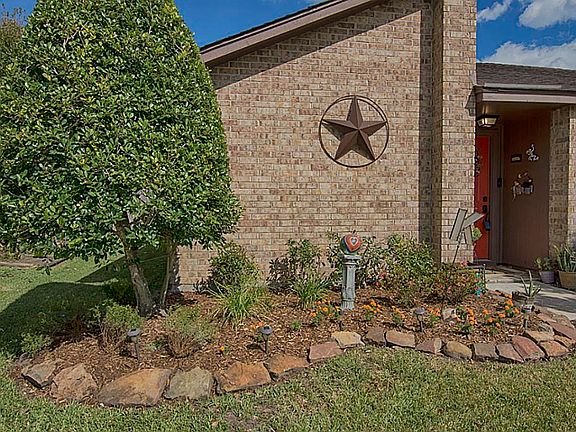 3rd image of 16743 Selder Dr