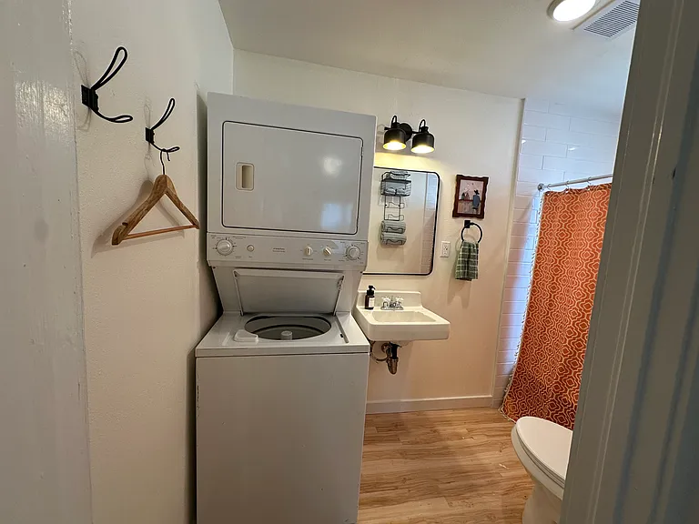 315 N 6th St #6 — Photo 11