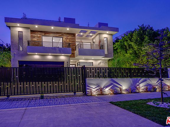 3rd image of 839 N Curson Ave