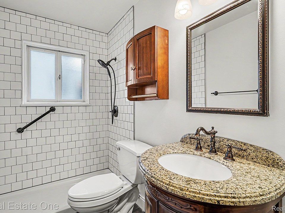 2318 Barrett Ave, photo 8