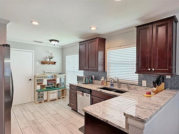 4th image of 8521 MISTY RIVER COURT