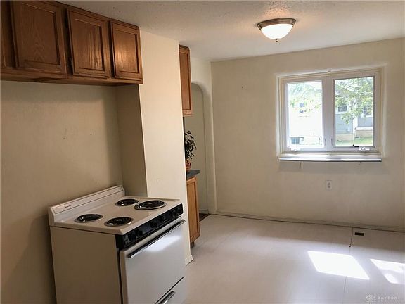 5th image of 208 Valleyview Dr