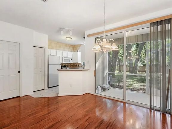 4th image of 2139 Golden Oak Ln