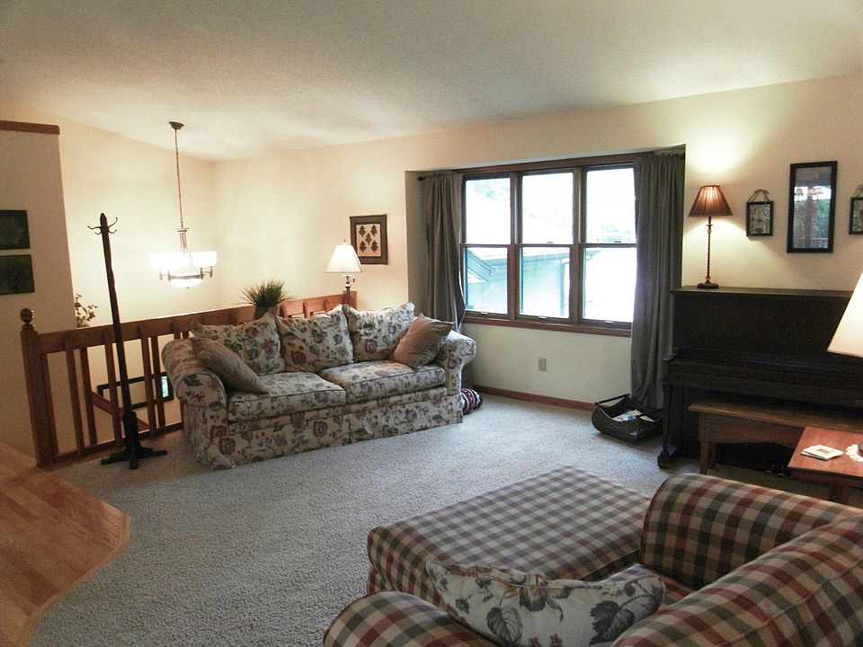 1st image of 25 Forest Hills Dr